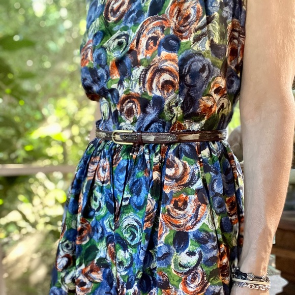 Vintage 1950’s abstract floral pattern, A-line midi dress. Size small. - Picture 9 of 10